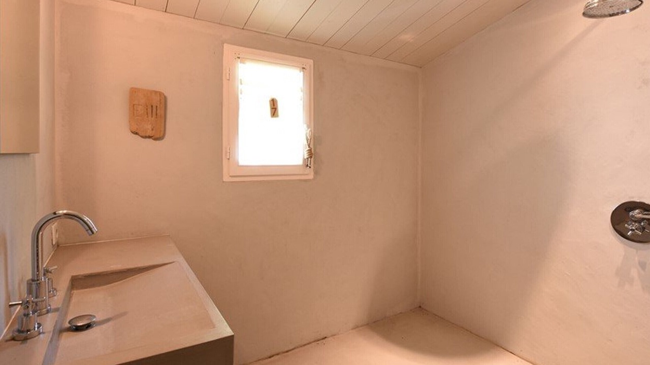 Photo of Bathroom in Les Portes-en-Re