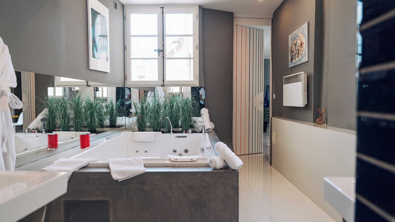 Photo of Bathroom in L'Isle-sur-la-Sorgue