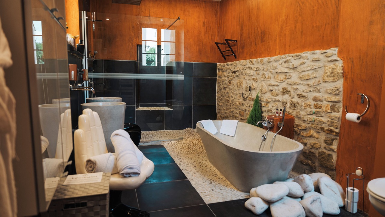 Photo of Bathroom in L'Isle-sur-la-Sorgue