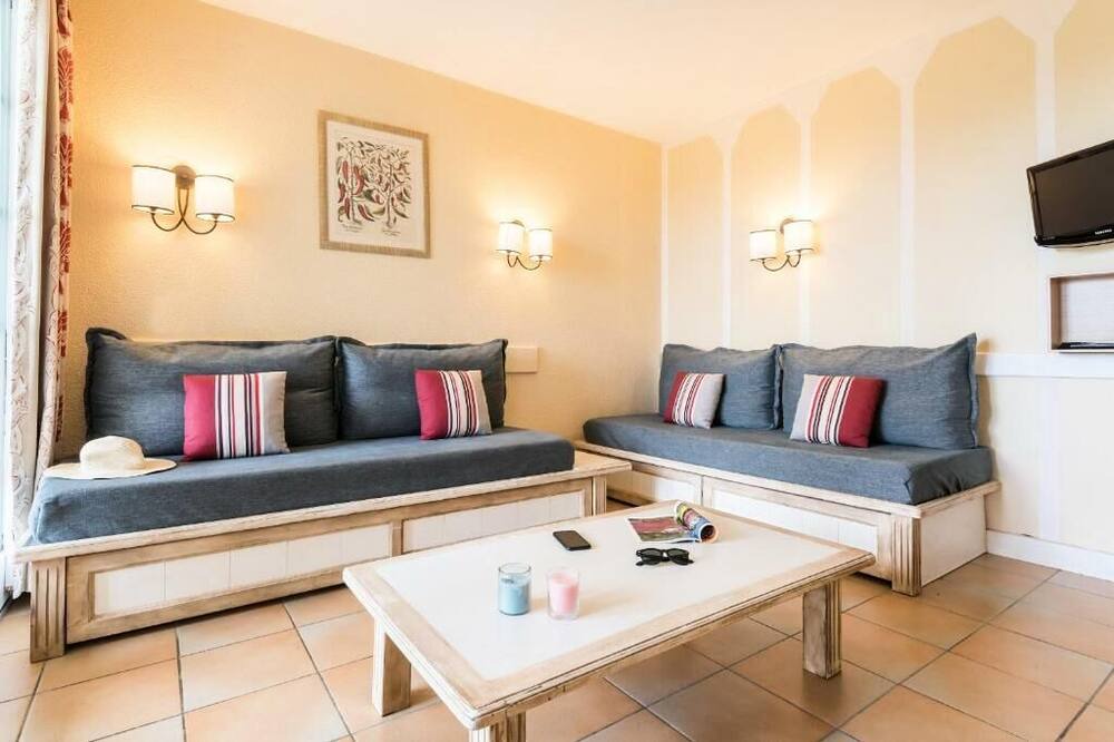 Photo of Livingroom in Behobie