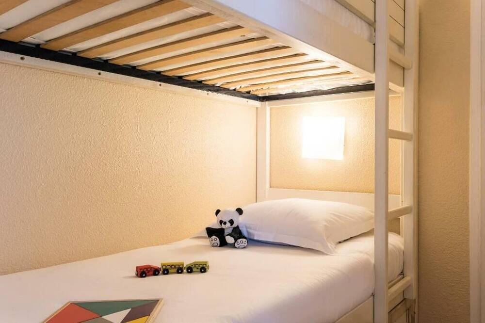 Photo of Bedroom in Behobie
