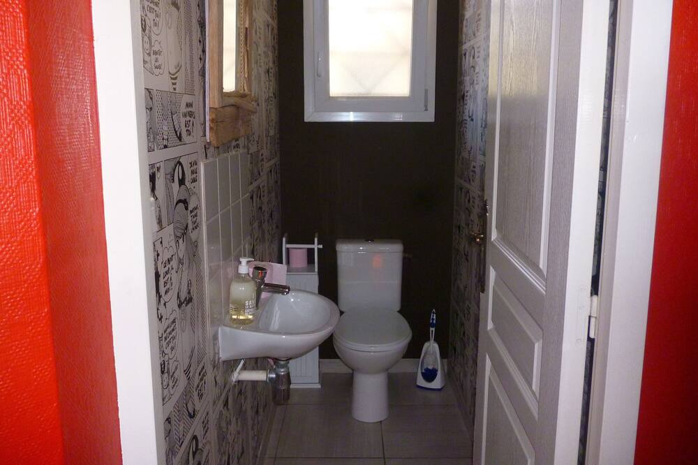 Photo of Bathroom in Gujan-Mestras