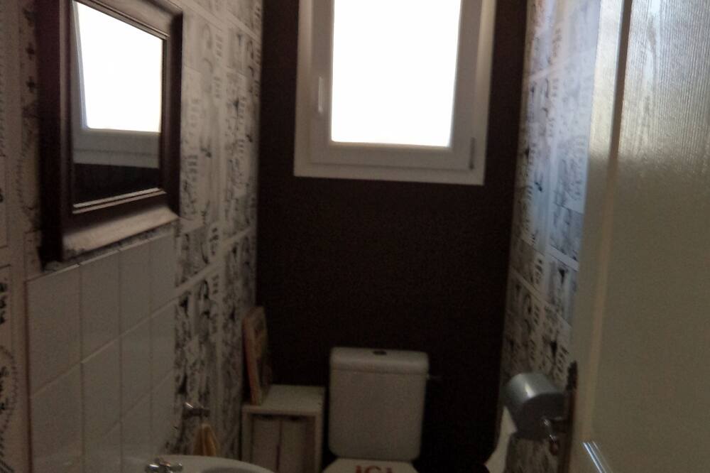 Photo of Bathroom in Gujan-Mestras