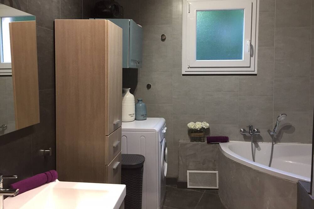 Photo of Bathroom in Audenge