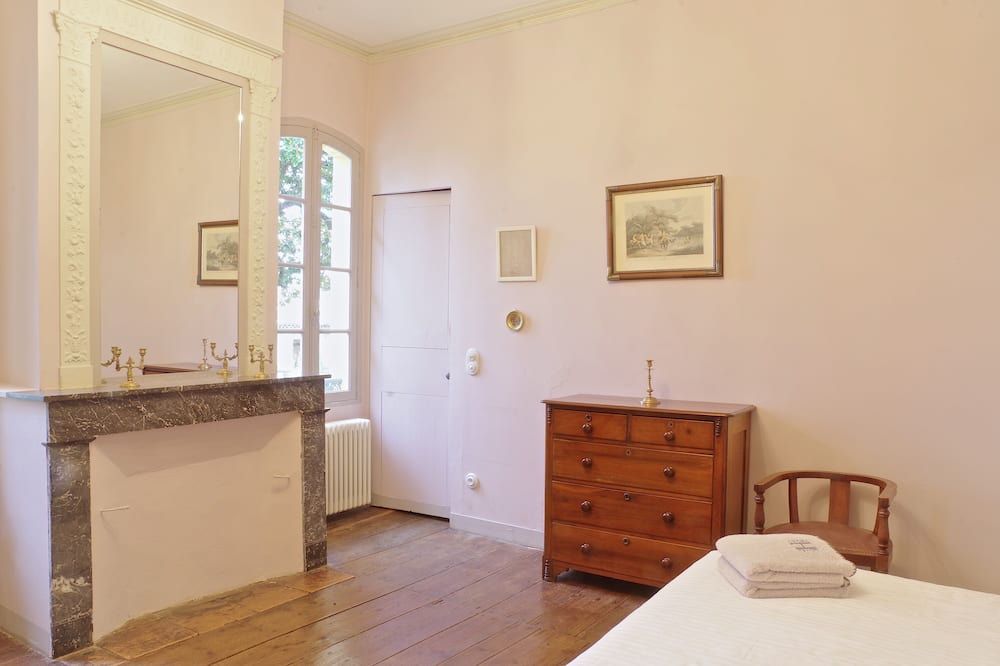 Photo of Bedroom in Izon