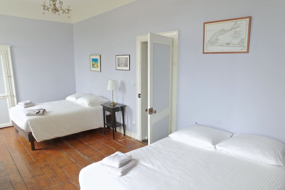 Photo of Bedroom in Izon