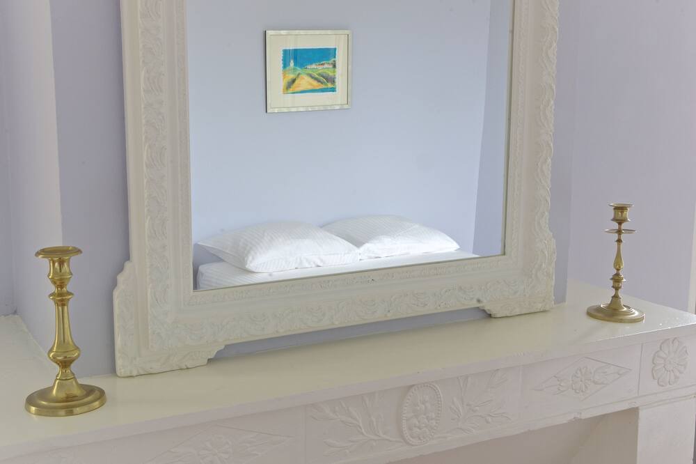 Photo of Bedroom in Izon