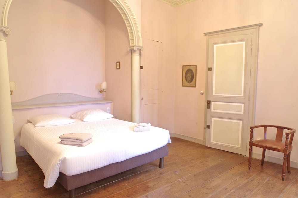 Photo of Bedroom in Izon