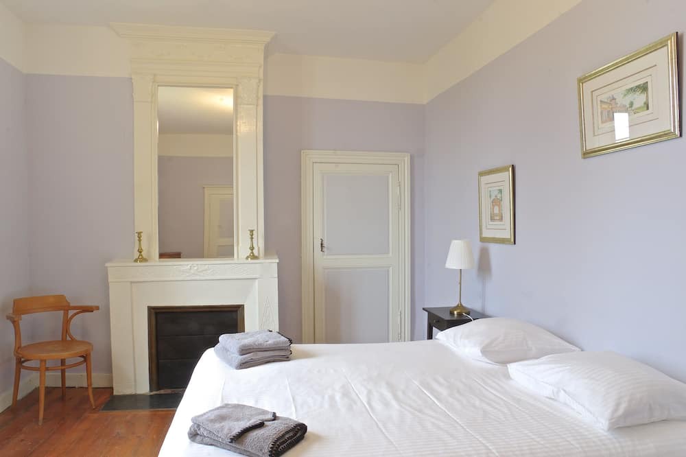 Photo of Bedroom in Izon
