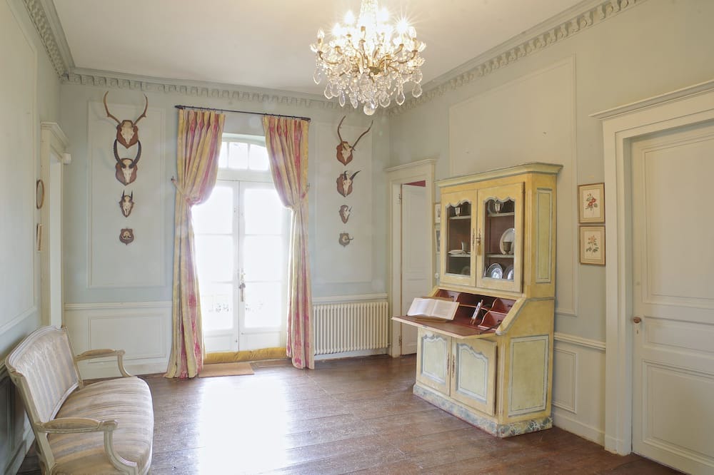 Photo of Bedroom in Izon