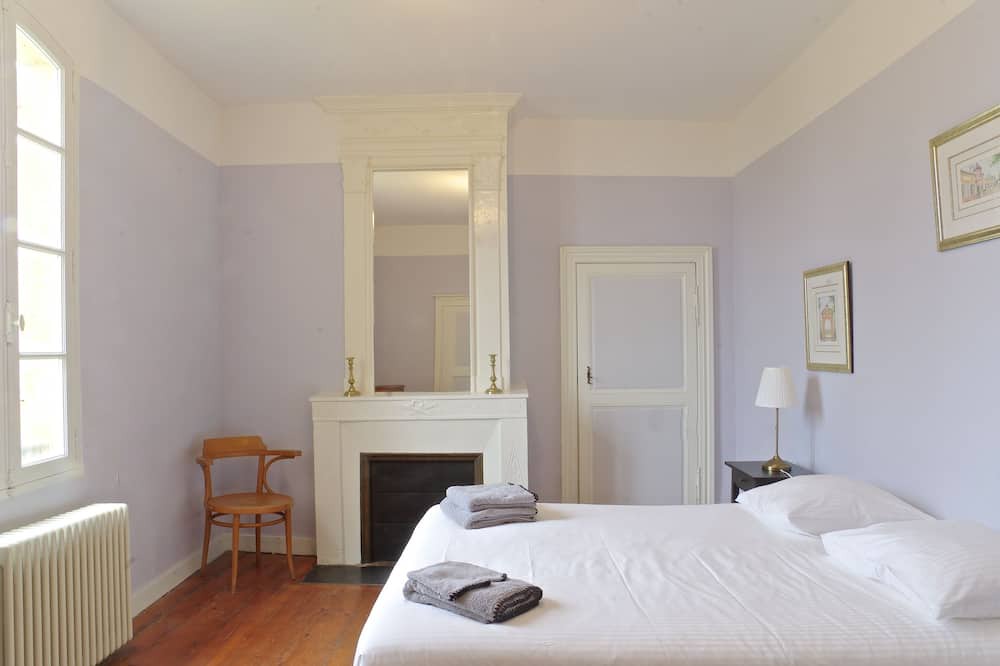 Photo of Bedroom in Izon
