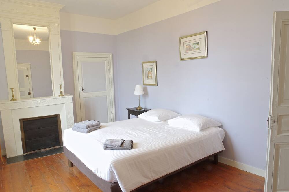 Photo of Bedroom in Izon