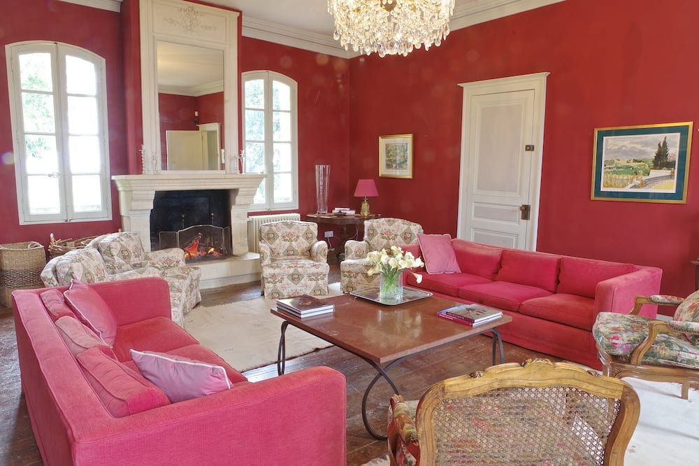 Photo of Livingroom in Izon