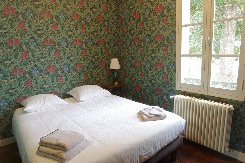 Photo of Bedroom in Izon