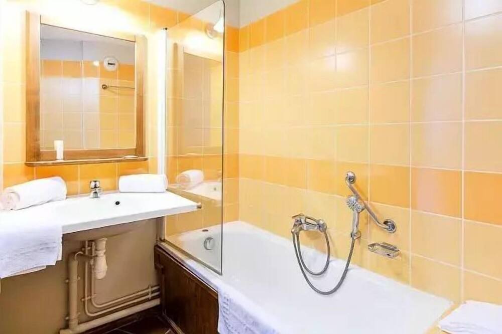 Photo of Bathroom in Jonzac