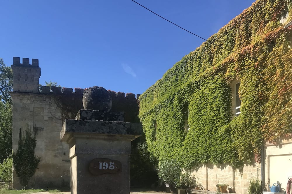 Photo of Outdoor in Bourg-sur-Gironde