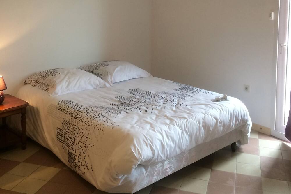 Photo of Bedroom in Bourg-sur-Gironde