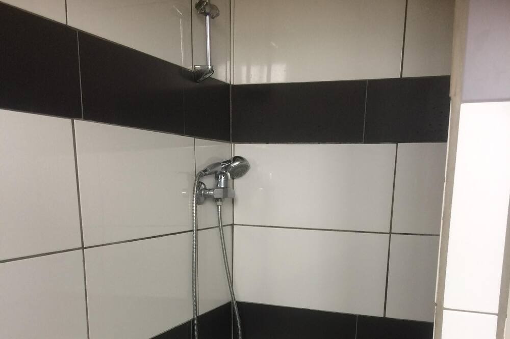 Photo of Bathroom in Bourg-sur-Gironde
