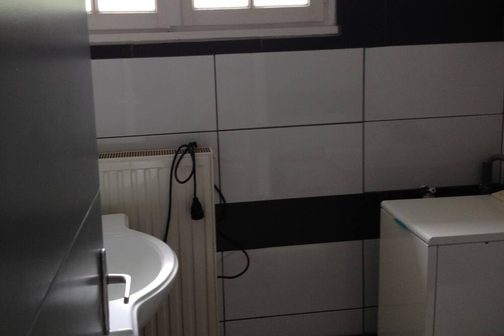 Photo of Bathroom in Bourg-sur-Gironde