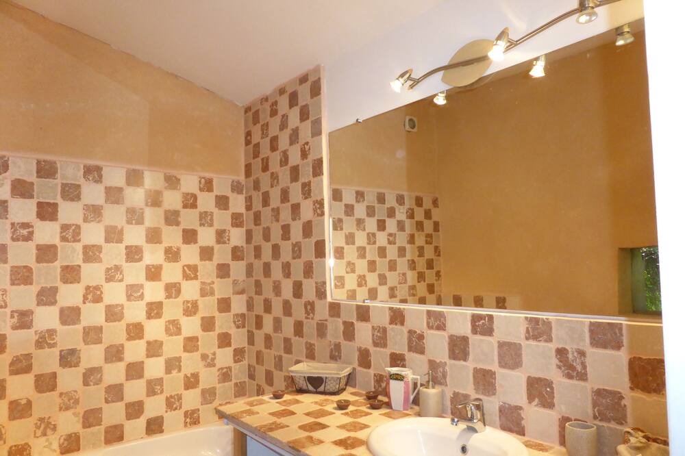 Photo of Bathroom in Bezenac