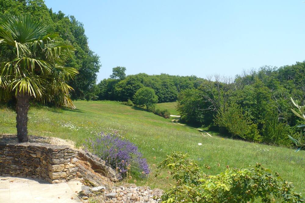 Photo of Outdoor in Bezenac