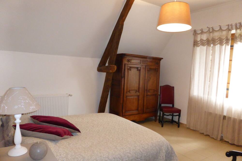 Photo of Bedroom in Bezenac