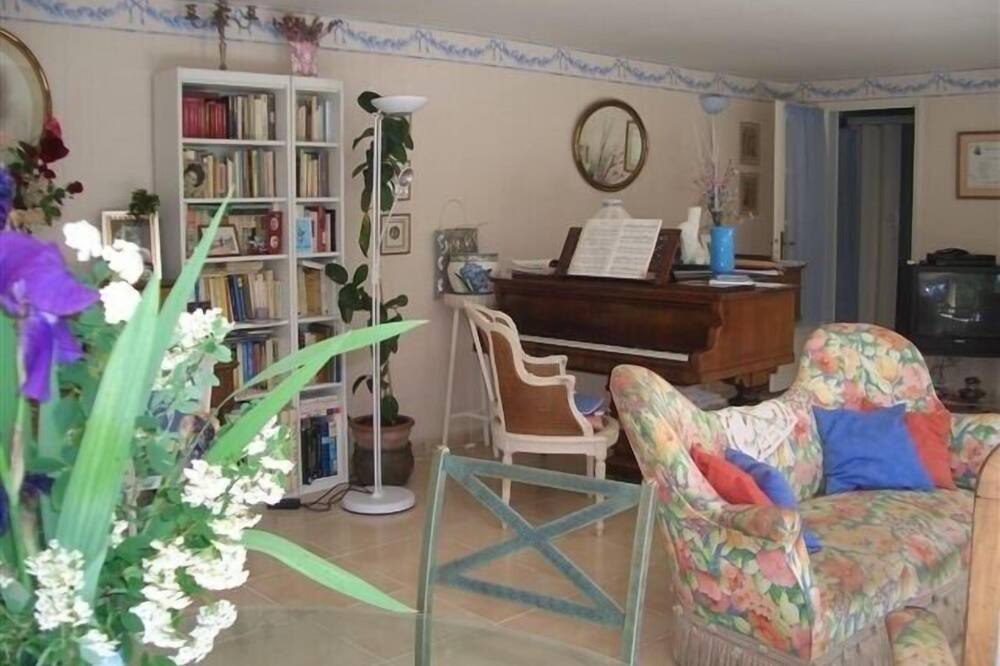 Photo of Livingroom in Souvigne