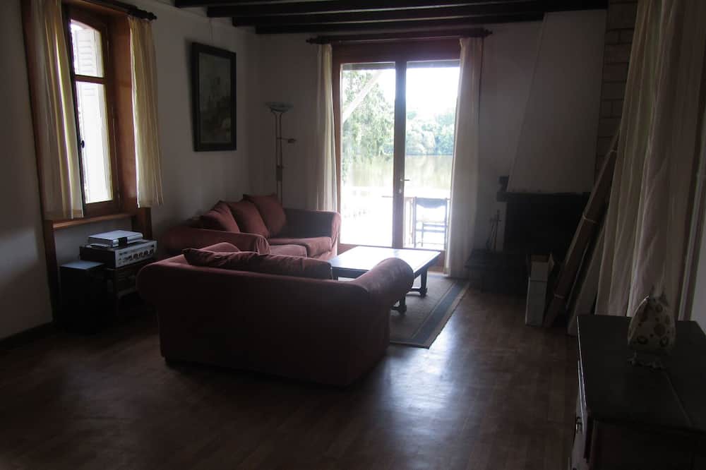 Photo of Livingroom in Ladignac le Long