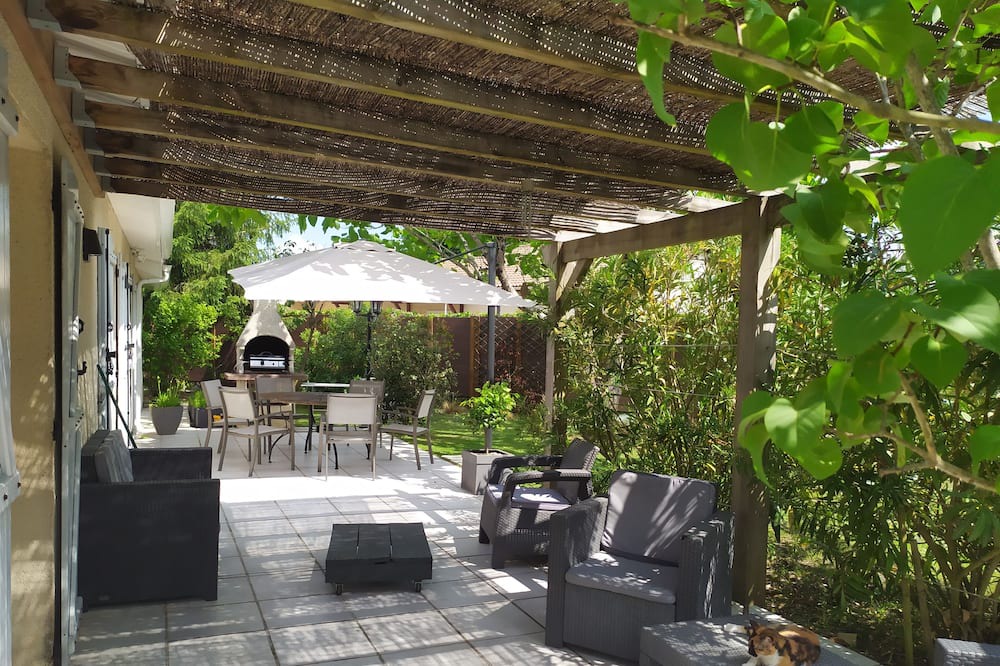 Photo of Patio Balcony in Saint-Aubin-de-Medoc