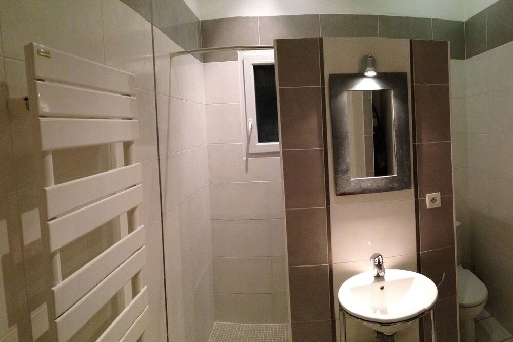 Photo of Bathroom in Saint-Aubin-de-Medoc
