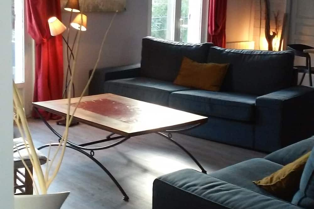 Photo of Livingroom in Saint-Aubin-de-Medoc