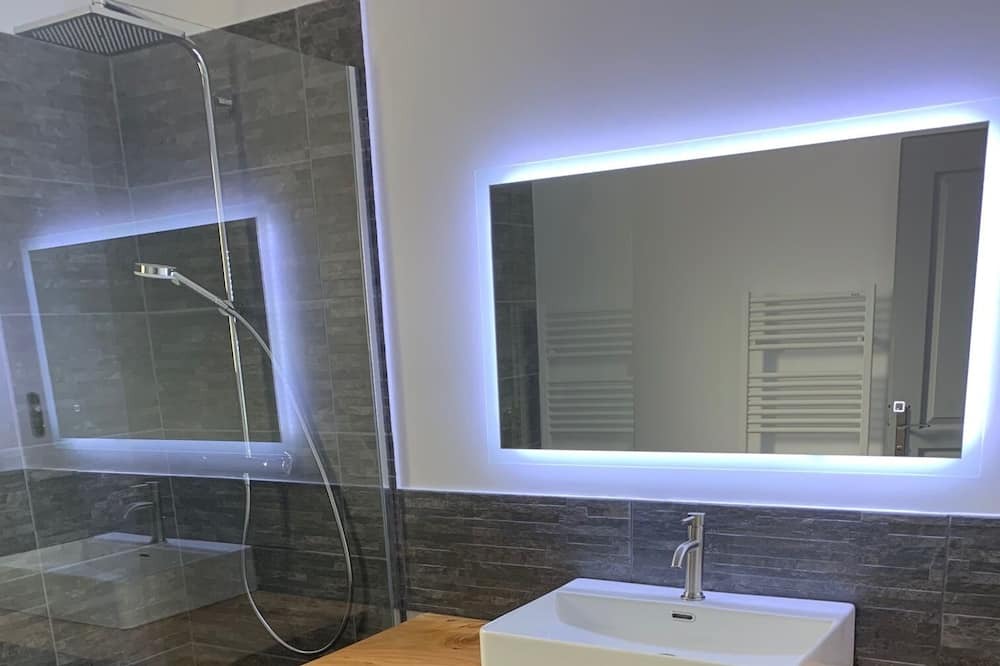 Photo of Bathroom in Saint-Aubin-de-Medoc