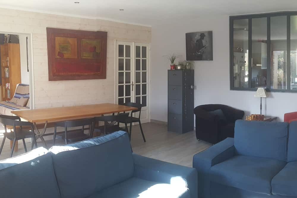 Photo of Livingroom in Saint-Aubin-de-Medoc