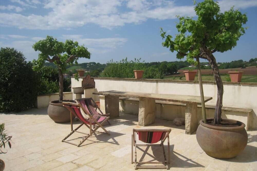 Photo of Patio Balcony in Saint-Pee-sur-Nivelle