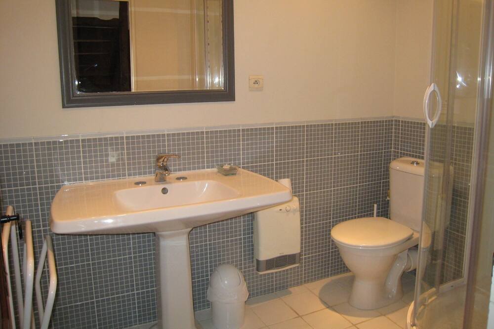 Photo of Bathroom in Puymirol