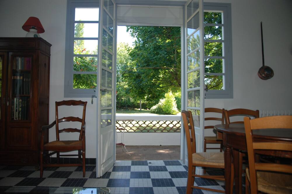 Photo of Livingroom in Ustaritz