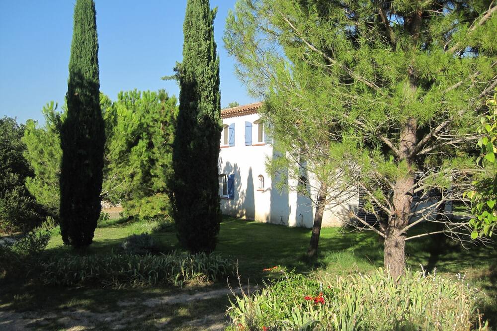 Photo of Outdoor in Eguilles