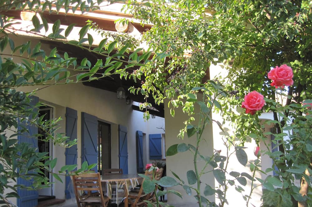 Photo of Patio Balcony in Eguilles