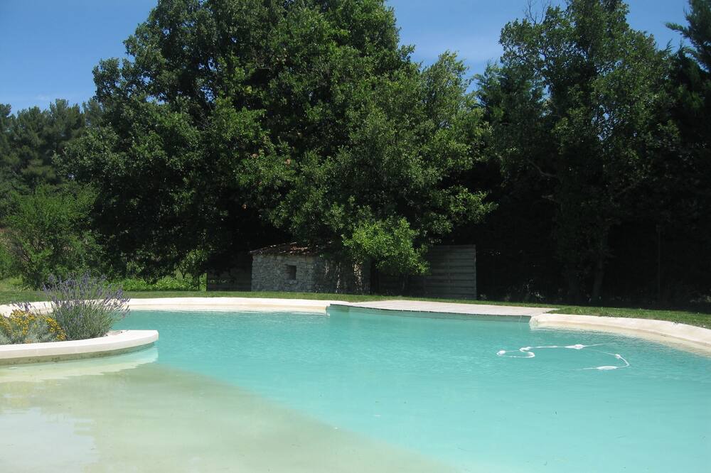 Photo of Outdoor in Eguilles