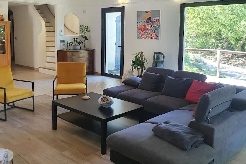 Photo of Livingroom in Eguilles