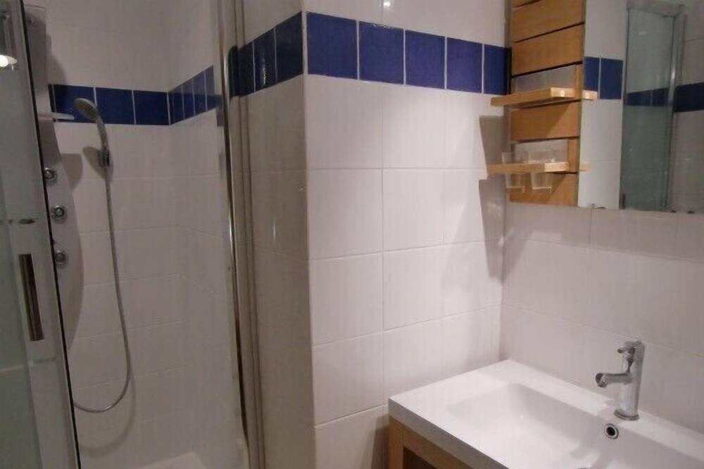 Photo of Bathroom in Sainte-Maure-de-Peyriac