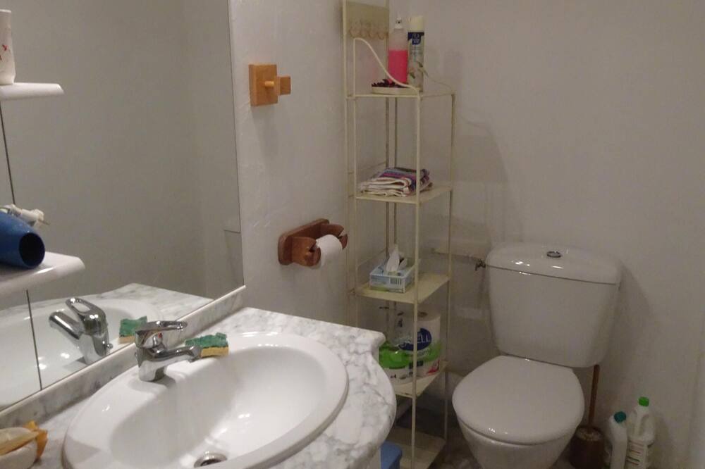 Photo of Bathroom in Sainte-Maure-de-Peyriac