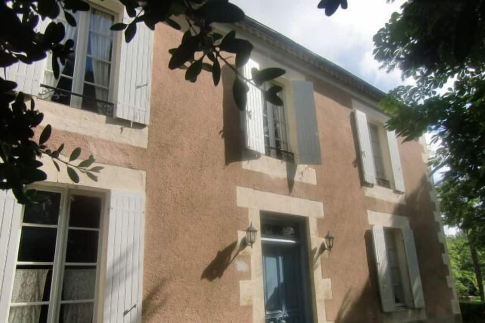 Photo of Outdoor in Sainte-Maure-de-Peyriac