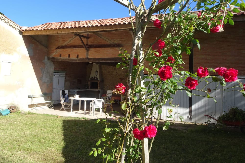 Photo of Outdoor in Sainte-Maure-de-Peyriac