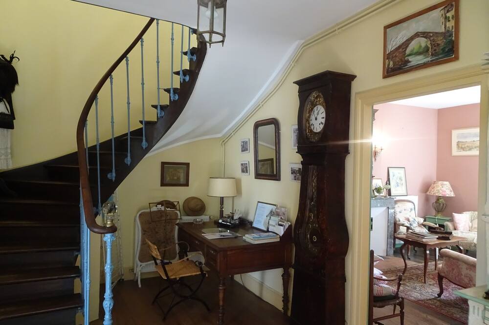 Photo of Bedroom in Sainte-Maure-de-Peyriac