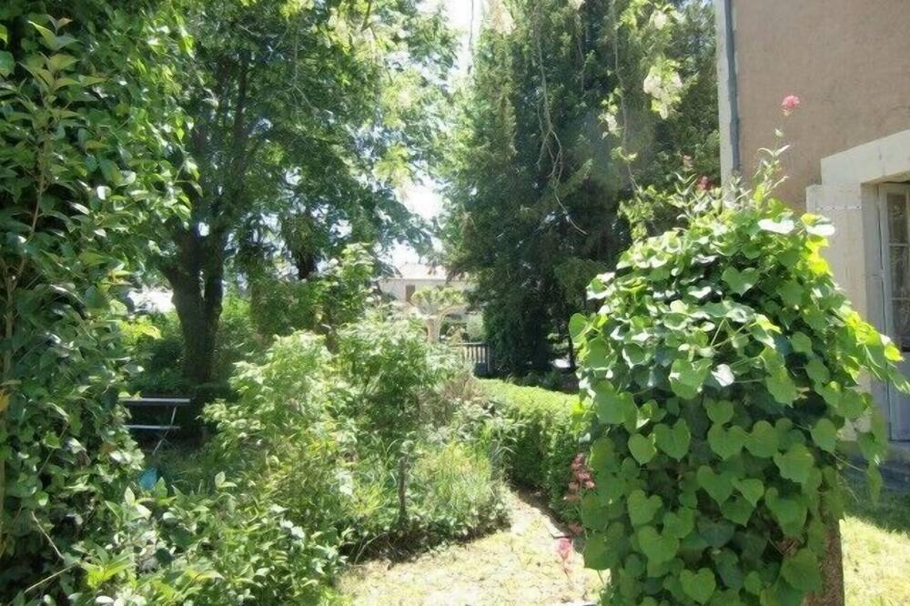 Photo of Outdoor in Sainte-Maure-de-Peyriac
