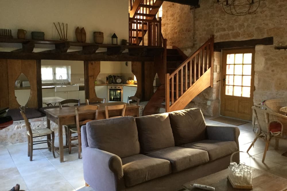 Photo of Livingroom in Tourtoirac