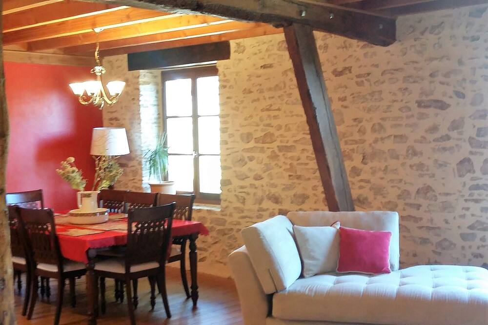 Photo of Bedroom in Saint-Yrieix-la-Perche