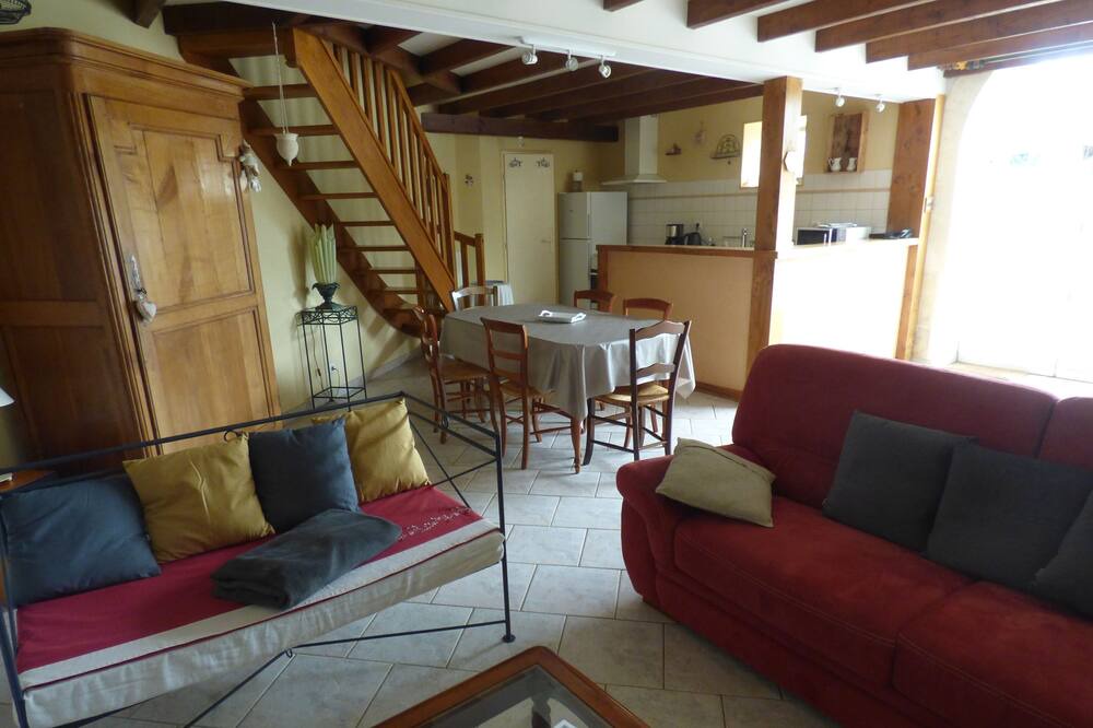 Photo of Livingroom in Saint-Fort-sur-le-Ne