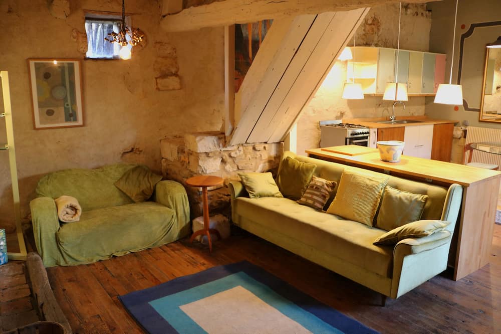 Photo of Livingroom in Issac